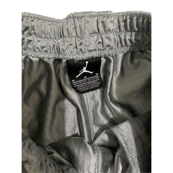 Jordan boys sports shorts size 10 - Picture 2 of 2